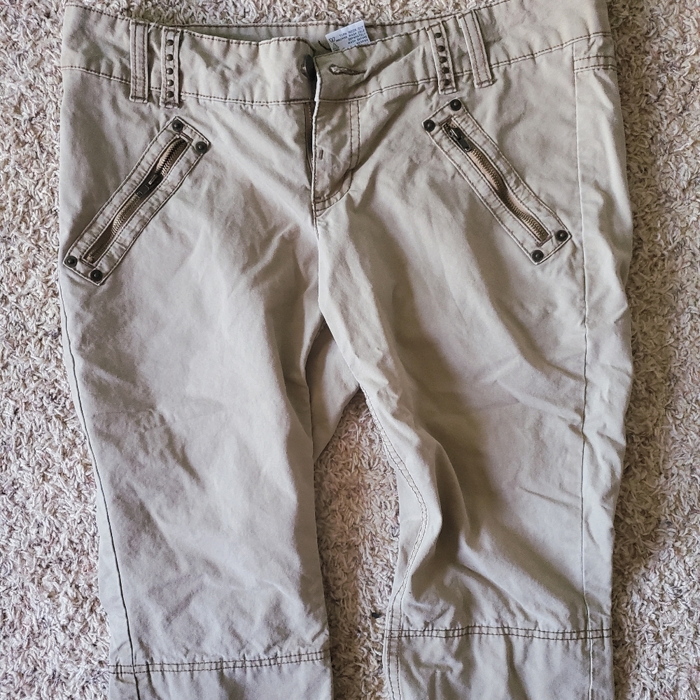 Juniors neutral shorts